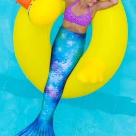 queue de sirene bleue piscine