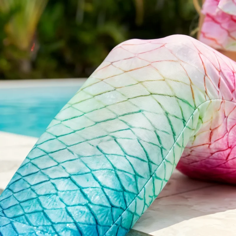 Détail des écailles iridescentes de la queue de sirène Des Caraïbes Enfant