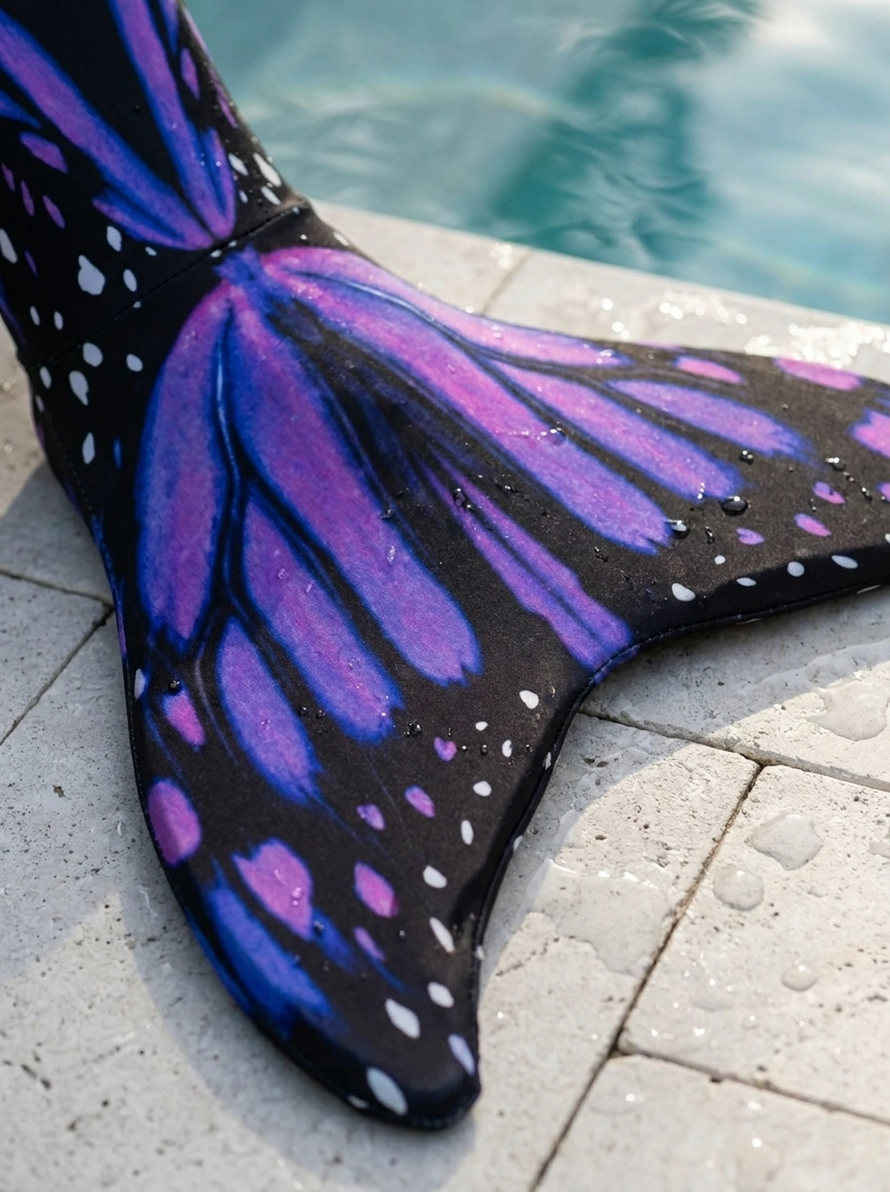Détail de la nageoire de la queue de sirène Papillon Lune